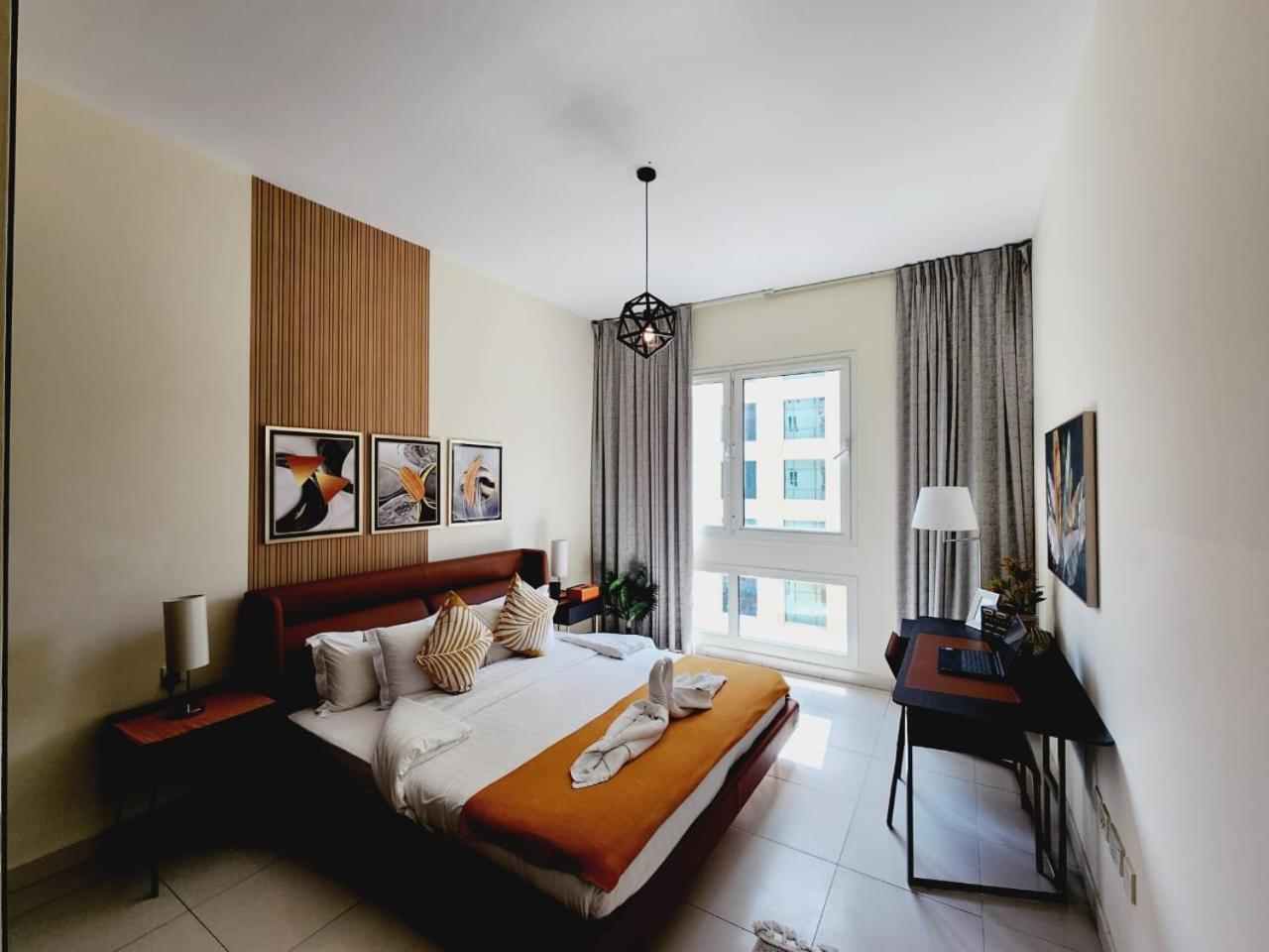 Lovely 1-Bedroom Apartment In The Heart Of Dubai Marina Bagian luar foto
