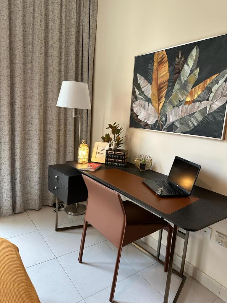 Lovely 1-Bedroom Apartment In The Heart Of Dubai Marina Bagian luar foto